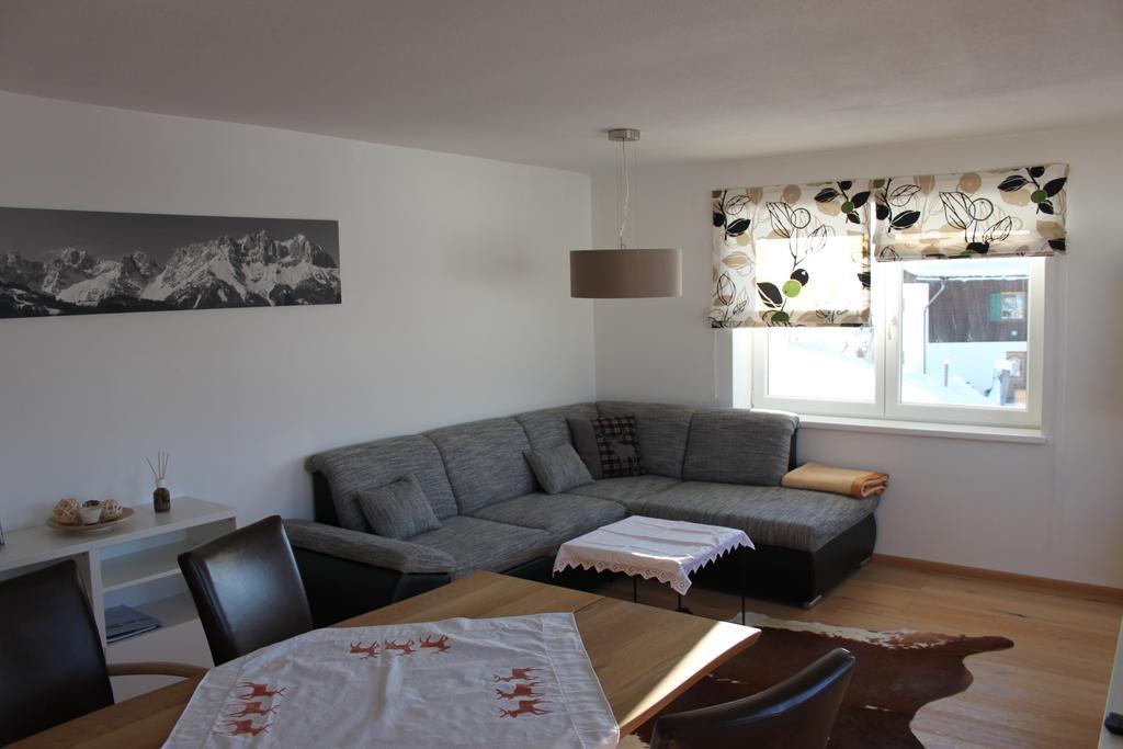 Apartment Am Birkenweg Oberndorf in Tirol Kamer foto